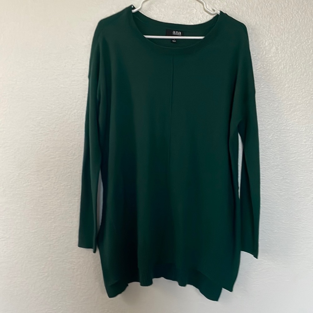 Women long sleeve sweater.